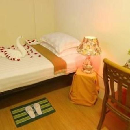 Shwe Htee Guest House Rangoon Buitenkant foto