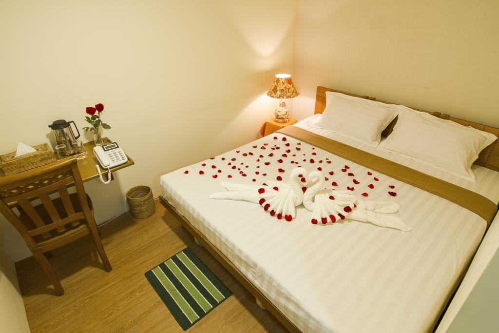 Shwe Htee Guest House Rangoon Buitenkant foto