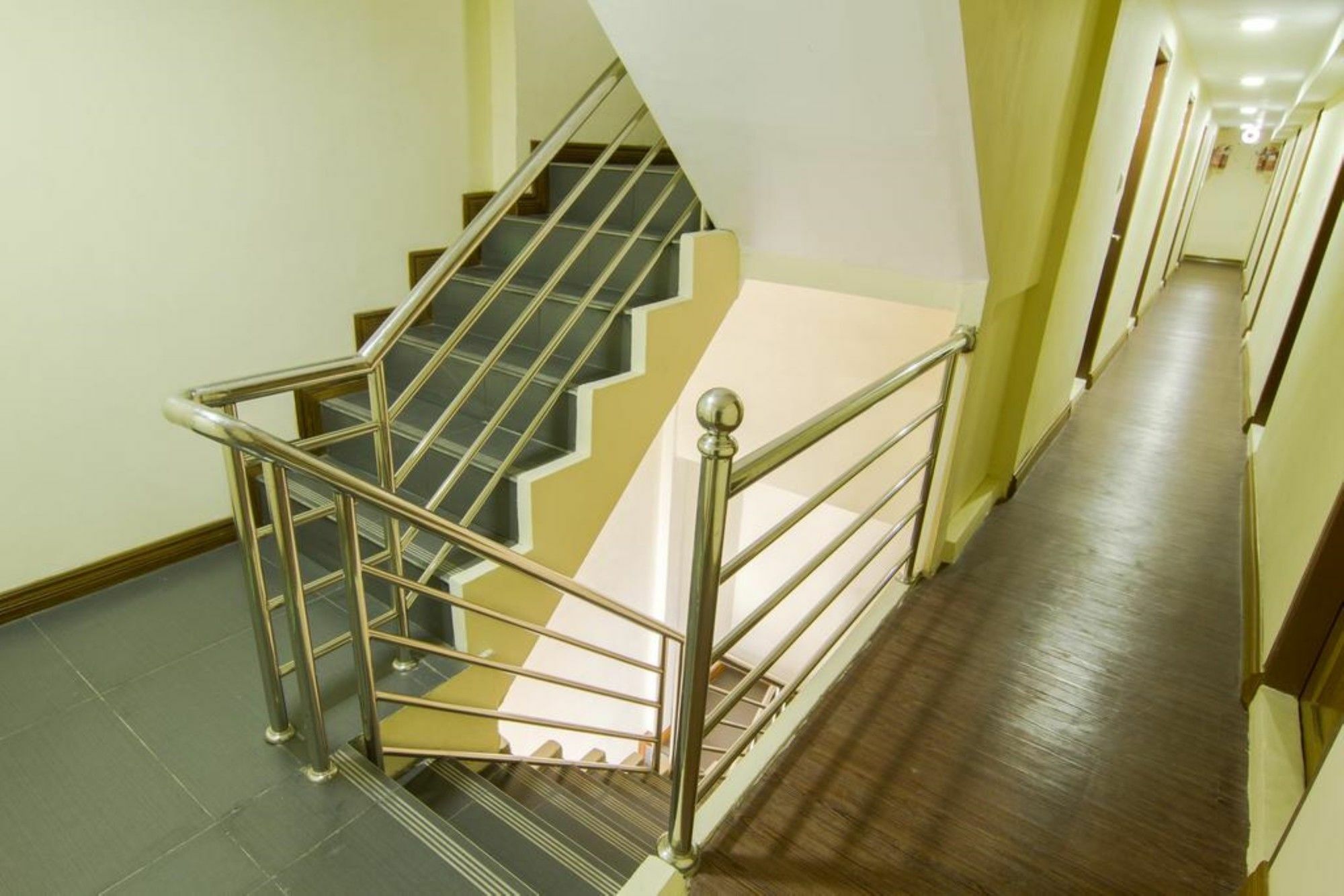 Shwe Htee Guest House Rangoon Buitenkant foto